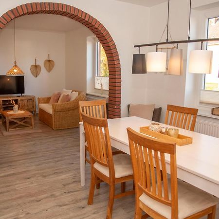 Grosses Ferienhaus Mit 4 Schlafzimmern Eutin Luaran gambar